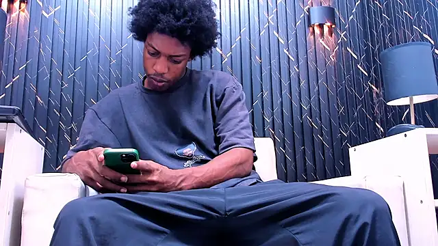 Snapshot of LarryCollin chatting on September 9, 1:27 am LarryCollin online show from September 9, 1:27 am