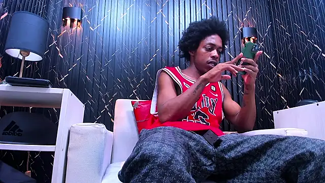 Snapshot of LarryCollin chatting on September 11, 4:45 am LarryCollin online show from September 11, 4:45 am