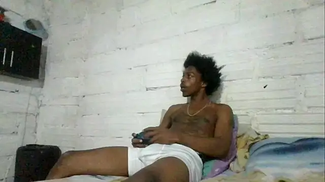 Snapshot of LarryCollin chatting on October 18, 10:21 pm LarryCollin online show from October 18, 10:21 pm