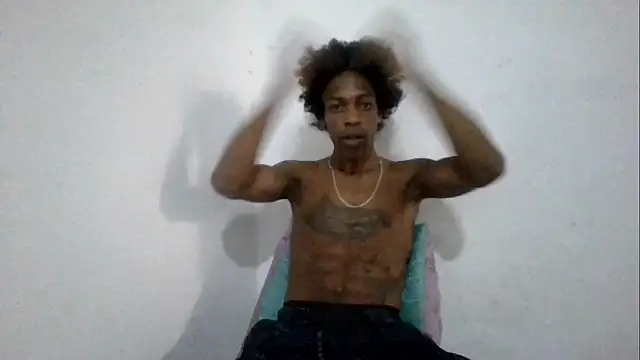 Snapshot of LarryCollin chatting on October 27, 6:01 pm LarryCollin online show from October 27, 6:01 pm