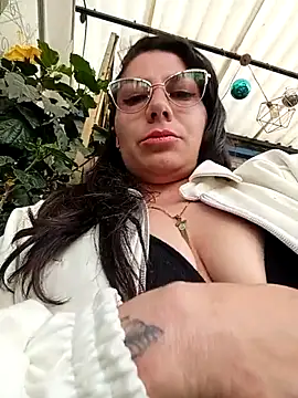 Snapshot of VALERY-03_ chatting on April 30, 8:57 pm VALERY-03 online show from April 30, 8:57 pm