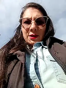Snapshot of VALERY-03_ chatting on May 12, 12:02 pm VALERY-03 online show from May 12, 12:02 pm