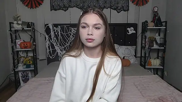 LaraPika online show from November 8, 6:24 am