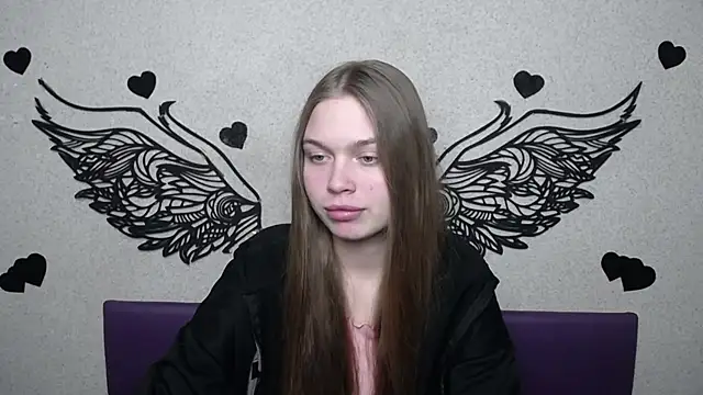 LaraPika online show from February 8, 6:00 pm