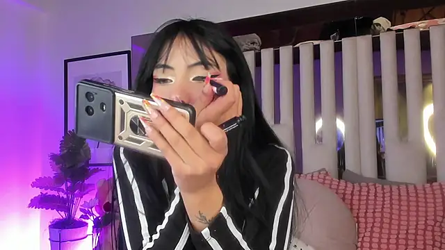 Snapshot of Kitty_Eliffe chatting on October 3, 10:51 pm Kitty Eliffe online show from October 3, 10:51 pm