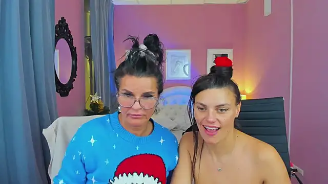 EricaAndPenelopa online show from December 15, 5:34 am