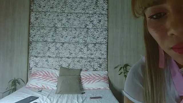 Snapshot of adara_deidara chatting on March 19, 12:56 pm adara deidara online show from March 19, 12:56 pm