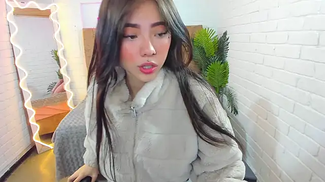 Snapshot of Roxanne_tay chatting on February 16, 7:16 pm Roxanne tay online show from February 16, 7:16 pm