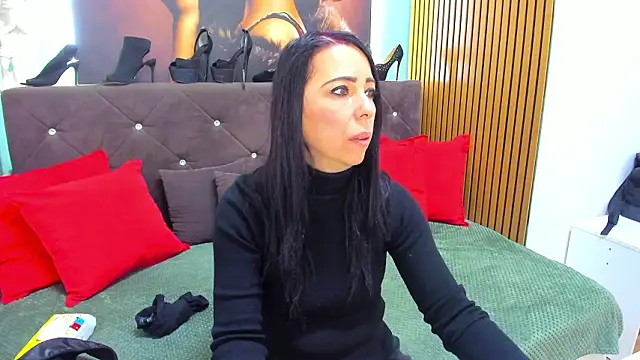 LauraSin online show from February 28, 4:35 am