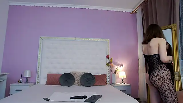 Lenna Paul online show from March 6, 5:15 am