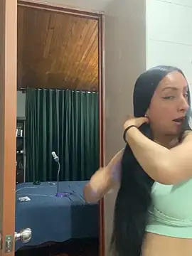 yaralyminjo2 online show from December 28, 11:37 pm