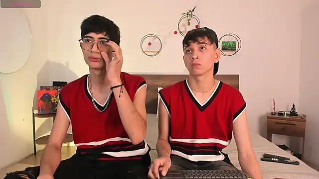 Snapshot of novaybrian chatting on December 3, 3:41 am novaybrian online show from December 3, 3:41 am