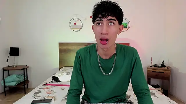 Snapshot of novaybrian chatting on December 6, 4:14 am novaybrian online show from December 6, 4:14 am