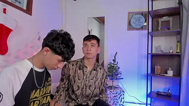 Snapshot of novaybrian chatting on December 8, 3:10 am novaybrian online show from December 8, 3:10 am