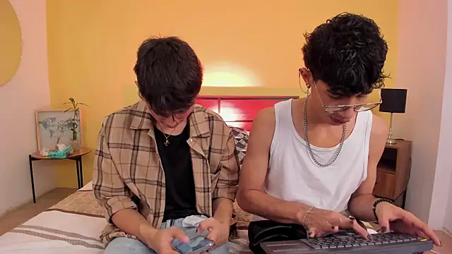 Snapshot of novaybrian chatting on December 11, 4:28 am novaybrian online show from December 11, 4:28 am