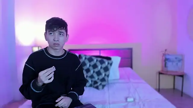 Snapshot of novaybrian chatting on December 20, 4:42 am novaybrian online show from December 20, 4:42 am