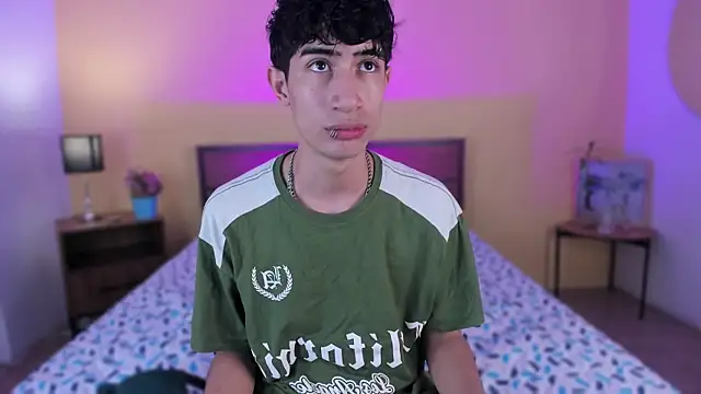 Snapshot of novaybrian chatting on December 23, 11:25 am novaybrian online show from December 23, 11:25 am