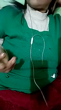 Snapshot of Sexy_Queen6 chatting on December 14, 6:20 pm Sexy Queen6 online show from December 14, 6:20 pm