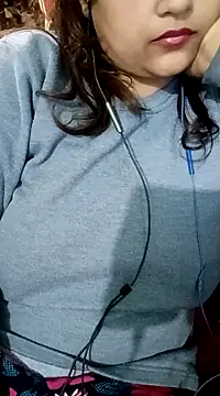 Snapshot of Sexy_Queen6 chatting on January 24, 5:21 am Sexy Queen6 online show from January 24, 5:21 am