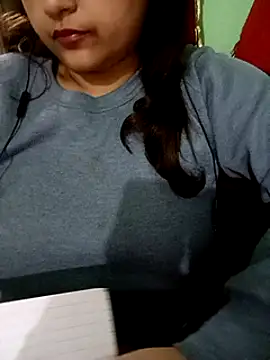 Snapshot of Sexy_Queen6 chatting on January 24, 8:23 am Sexy Queen6 online show from January 24, 8:23 am