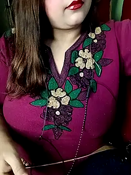 Snapshot of Sexy_Queen6 chatting on February 6, 6:46 pm Sexy Queen6 online show from February 6, 6:46 pm