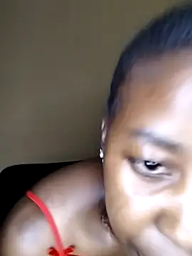 Snapshot of queenbboobs chatting on October 17, 10:34 pm queenbboobs online show from October 17, 10:34 pm
