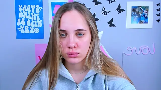 MiaMilas online show from December 20, 4:31 am