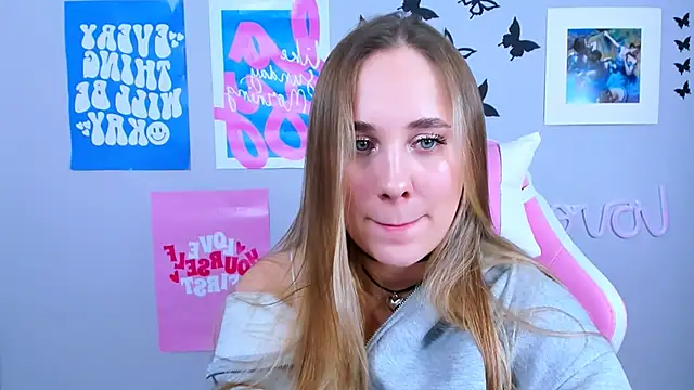 MiaMilas online show from December 20, 7:33 am