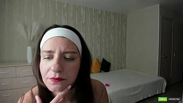 Snapshot of helentasty chatting on April 21, 10:32 am helentasty online show from April 21, 10:32 am