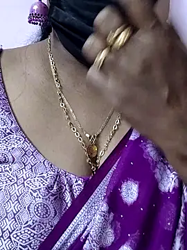 mallu-sumi online show from April 21, 6:44 pm