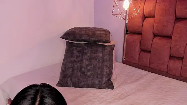 kristakinnky online show from May 11, 12:22 pm
