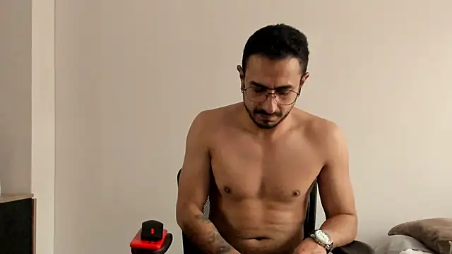 Snapshot of pablo-rincon95 chatting on December 31, 8:12 pm pablo-rincon95 online show from December 31, 8:12 pm