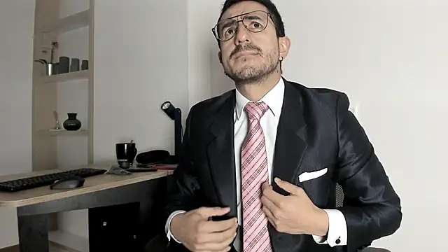 Snapshot of pablo-rincon95 chatting on January 19, 10:39 am pablo-rincon95 online show from January 19, 10:39 am