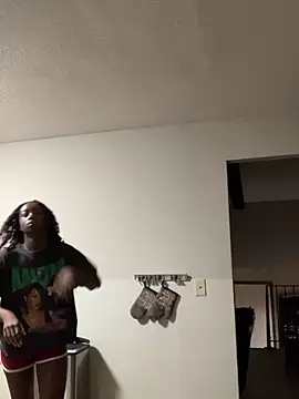 Snapshot of spicysugar74 chatting on December 13, 11:17 pm spicysugar74 online show from December 13, 11:17 pm