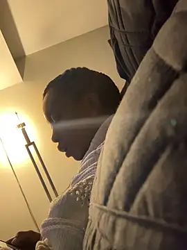 Snapshot of spicysugar74 chatting on February 18, 3:21 am spicysugar74 online show from February 18, 3:21 am