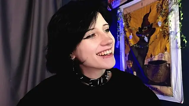 dark vamp  online show from December 15, 9:09 pm