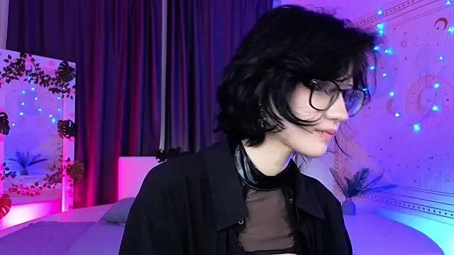 dark vamp  online show from December 22, 9:09 pm