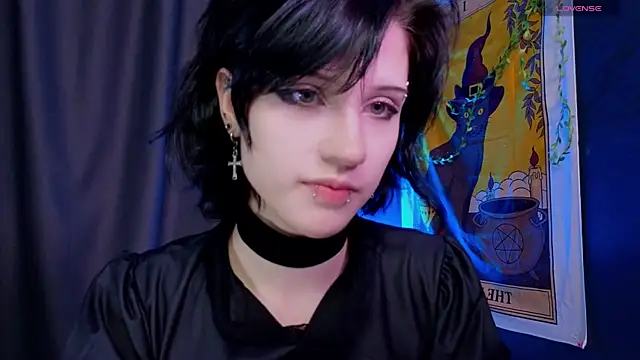 dark vamp  online show from January 3, 9:15 pm