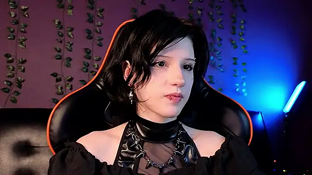 dark vamp  online show from January 18, 9:24 pm