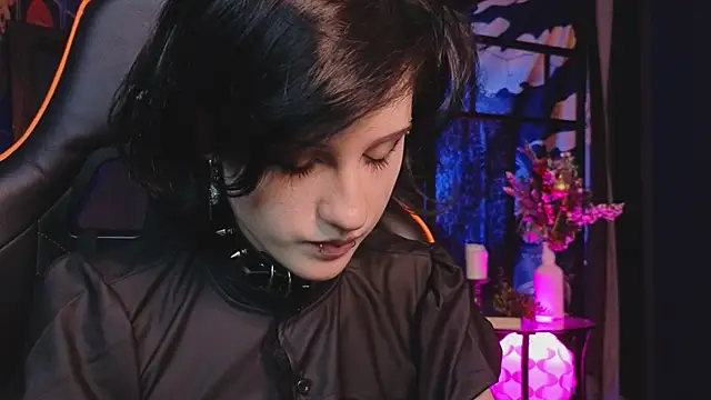 dark vamp  online show from January 22, 3:29 pm