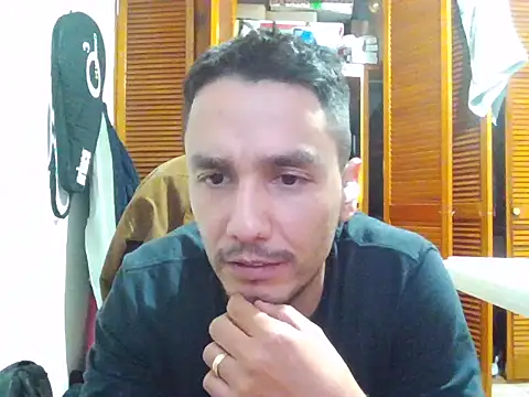 Snapshot of Ginessy chatting on February 16, 11:45 pm Ginessy online show from February 16, 11:45 pm