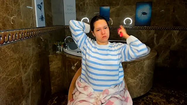 Mira Karter online show from December 5, 1:36 am