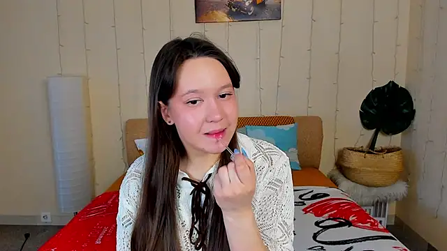 Snapshot of Mira_Karter chatting on April 15, 2:40 am Mira Karter online show from April 15, 2:40 am