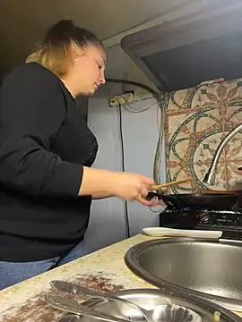 Joannakiss online show from March 11, 8:42 pm