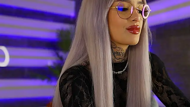 Snapshot of blondie_muller chatting on November 27, 8:55 pm blondie muller online show from November 27, 8:55 pm