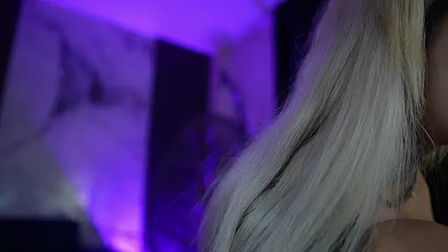Snapshot of blondie_muller chatting on June 9, 7:47 pm blondie muller online show from June 9, 7:47 pm