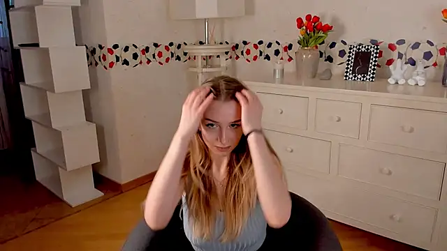 Snapshot of BreckAngwin chatting on February 8, 2:49 pm BreckAngwin online show from February 8, 2:49 pm