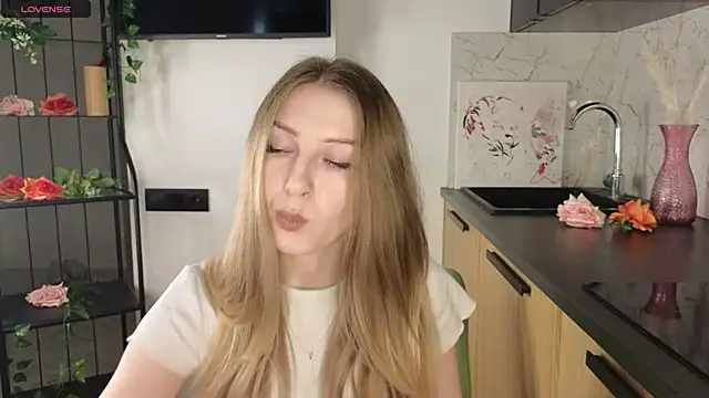 Snapshot of BreckAngwin chatting on March 12, 5:13 am BreckAngwin online show from March 12, 5:13 am