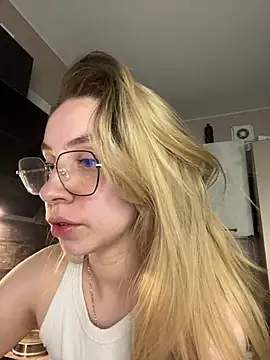 Snapshot of Kitty_Katrine chatting on May 11, 3:18 pm Kitty Katrine online show from May 11, 3:18 pm