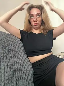 Snapshot of Kitty_Katrine chatting on May 23, 12:20 pm Kitty Katrine online show from May 23, 12:20 pm